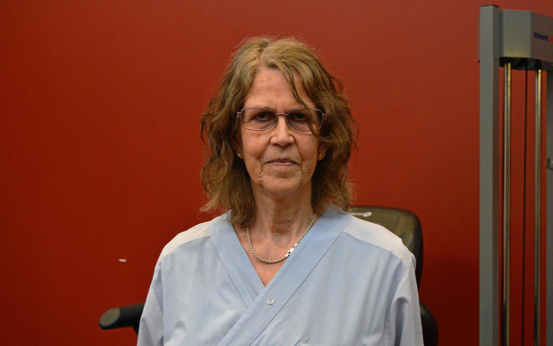 Sjukgymnasten Ann-Marie Ehde behandlar postcovid-patienter som bland annat lider av andfåddhet, hosta och tappat konditionen.