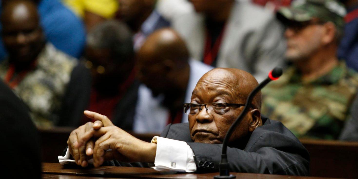 Sydafrikas tidigare president Jacob Zuma under korruptionsrättegången i november.