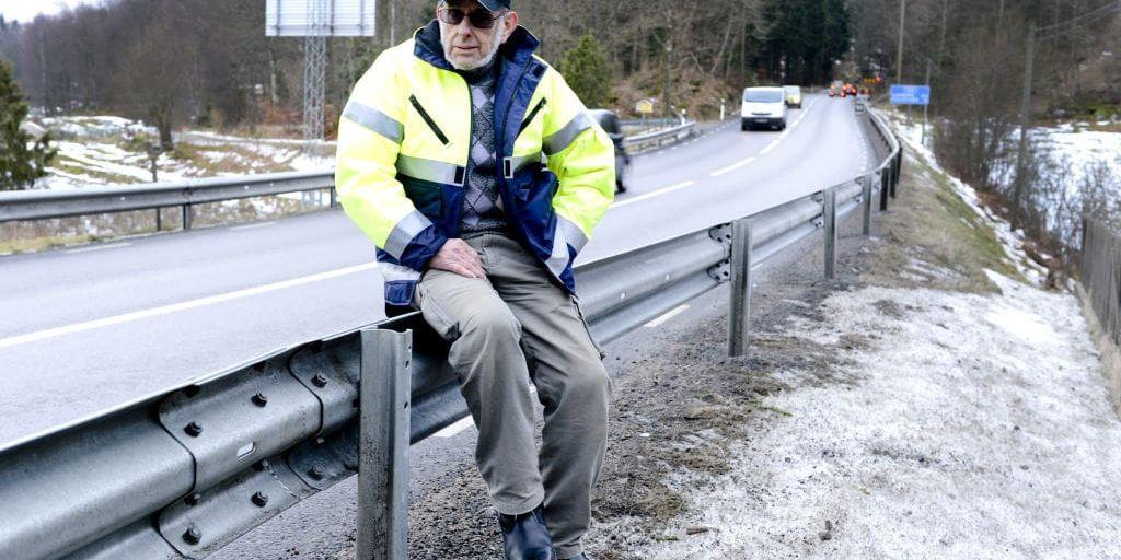 Vill ha bättre väg. Lars-Åke Åkesson har under många år kämpat för en bättre väg 153, som han helst ser får en ny sträckning.