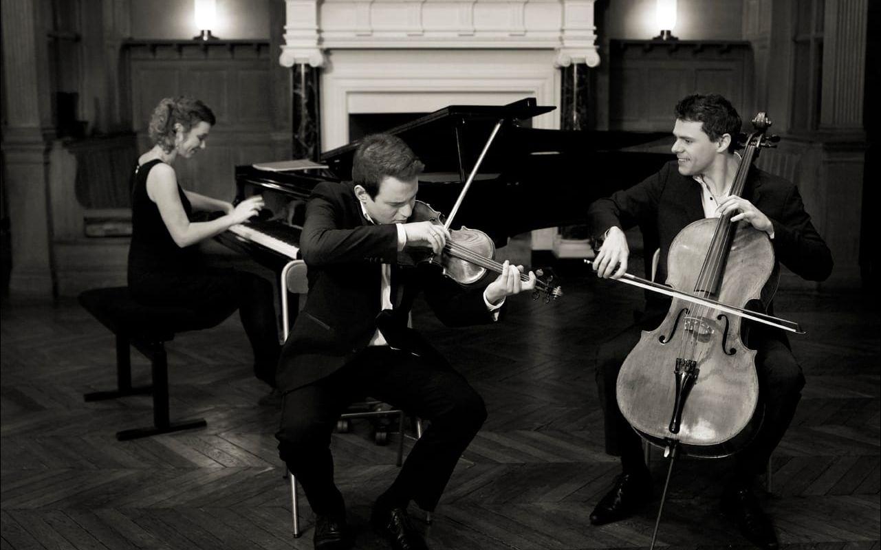 Trio Dali inleder säsongen den 20 januari och består av britten Jack Liebeck (violin) och från Frankrike Amandine Savary (piano) och Christian-Pierre La Marca (cello). Bild: Felix Broede