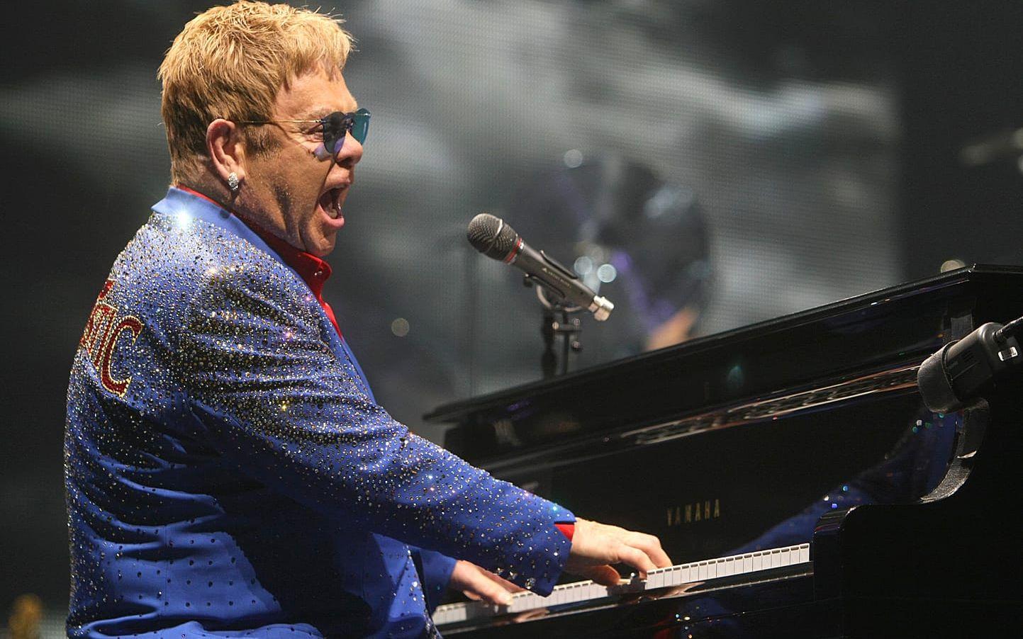 Elton John (på bilden i Wilkes-Barre, Pennsylvania i september) fyller 70 år 2017 och ska bland annat hyllas i Varberg i februari. Bild: Kristen Mullen
