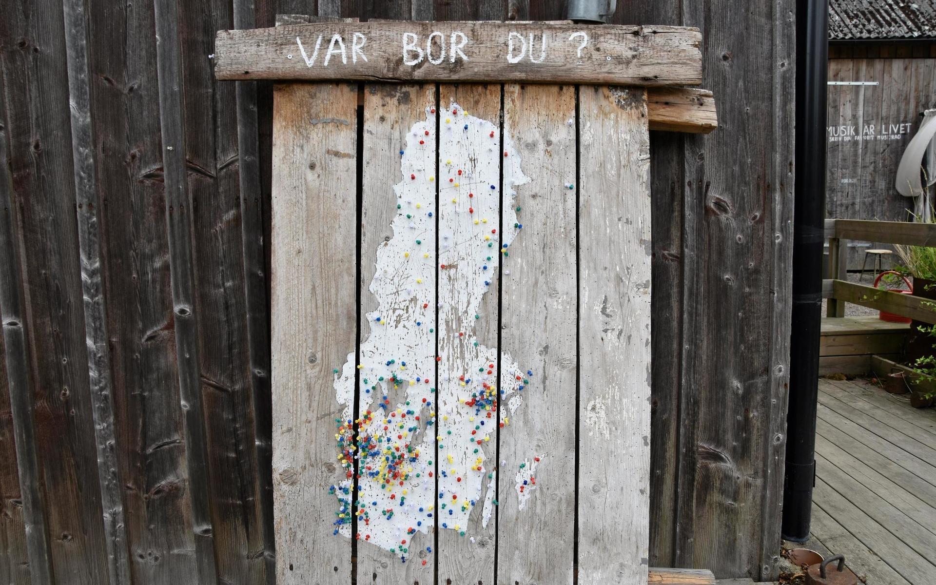 Besökarna på Strömma får markera vart de kommer ifrån. Och det är besökare från hela Sverige.
