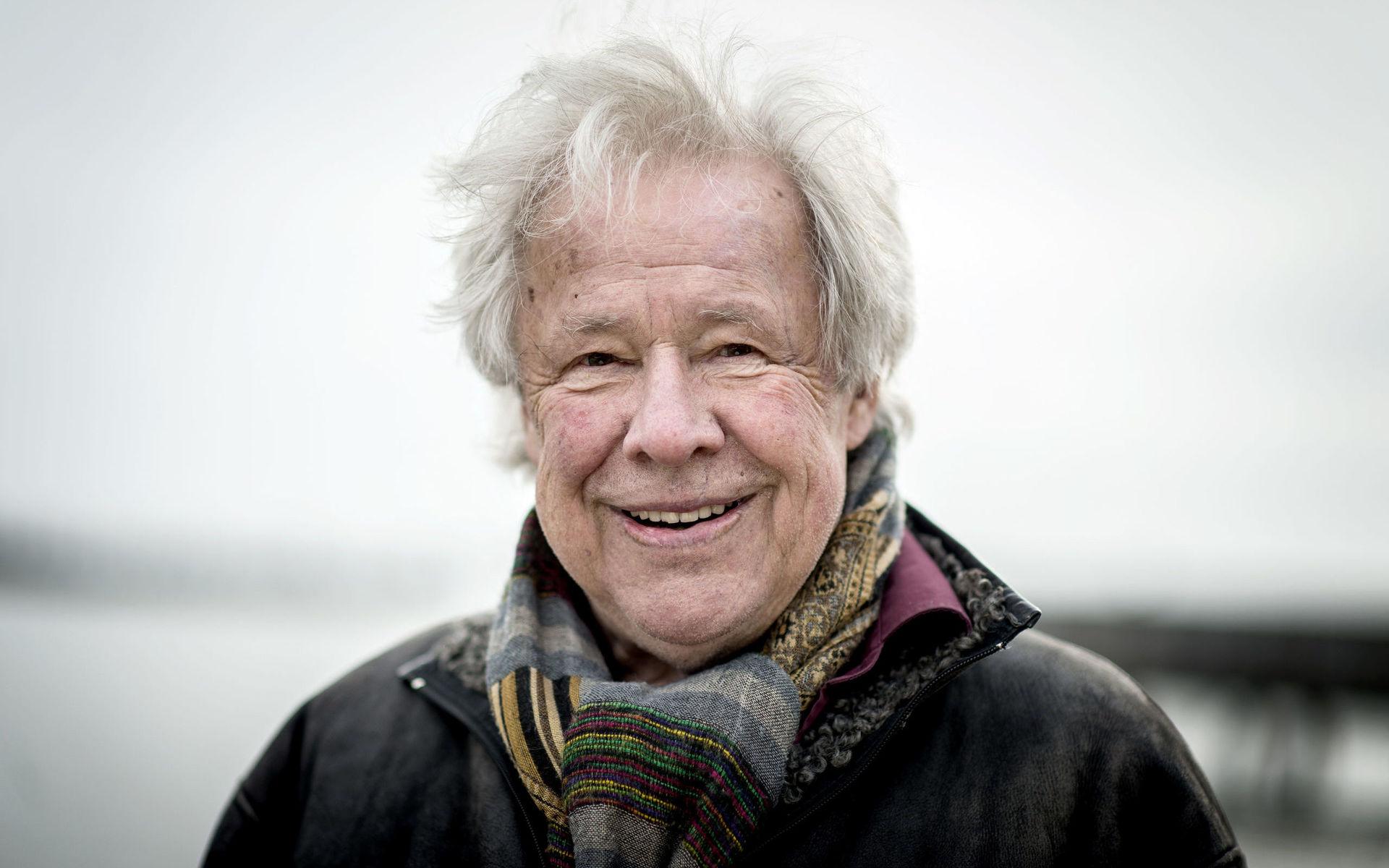 Under tisdagskvällen meddelades att skådespelaren Sven Wollter har avlidit, 86 år gammal, i sviterna av covid-19.