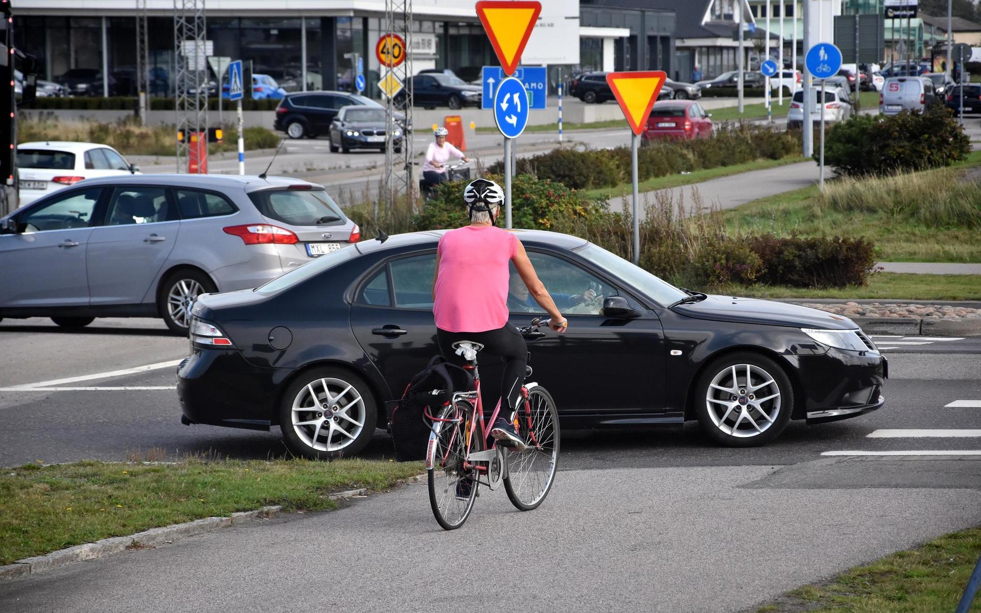 Cyklister och bilister – alla ska samsas i Lassabacka.