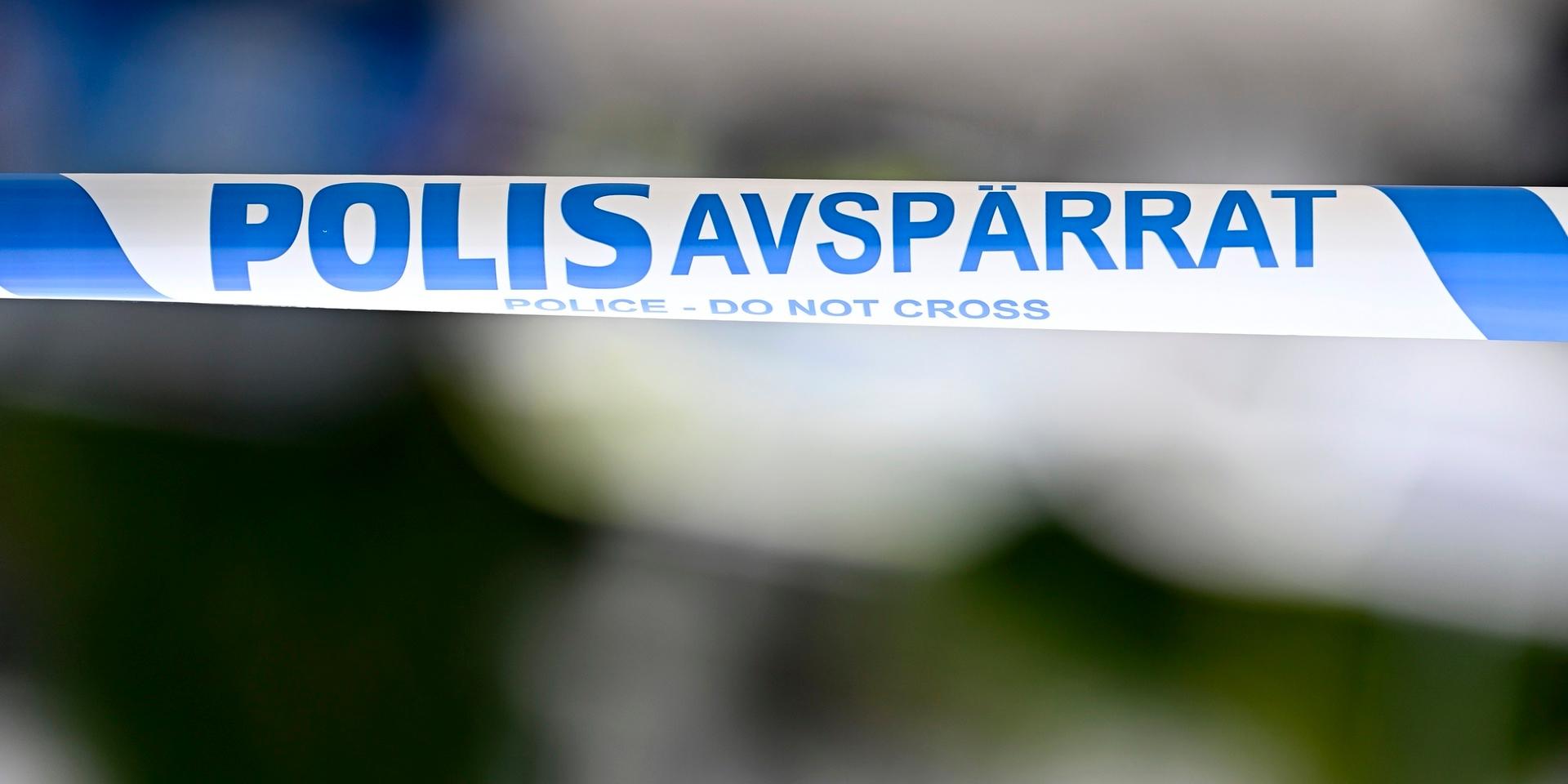 En man har dött efter en explosion i Björbo i Dalarna.