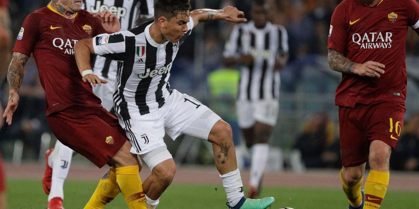 Juventus Paulo Dybala (med bollen) får fira ännu en titel.