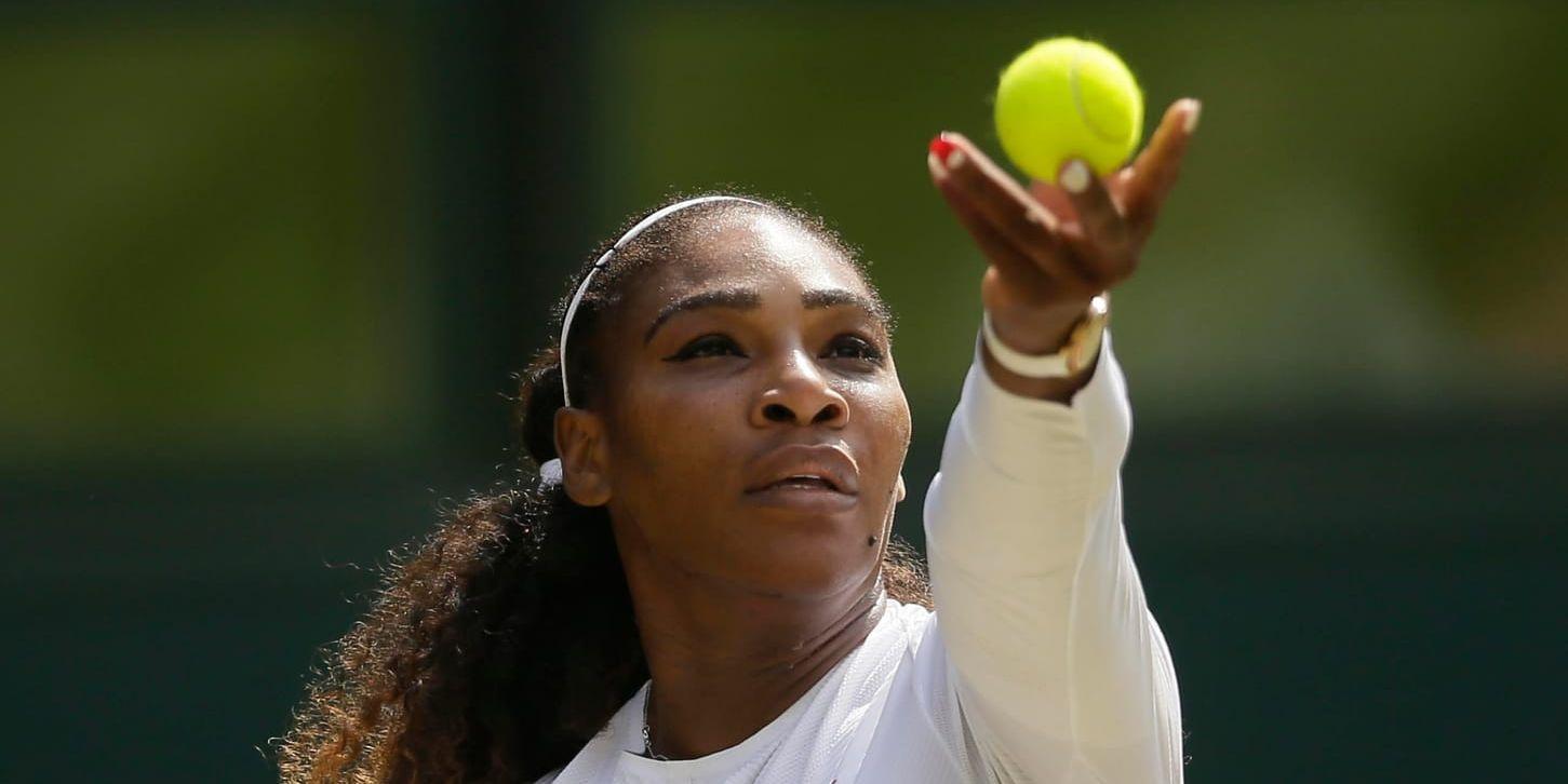 Serena Williams, USA, i semifinalsegern mot Julia Görges, Tyskland, i Wimbledon.