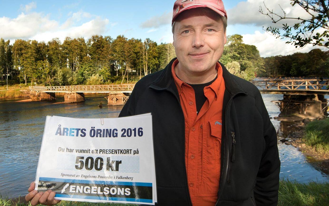 Två priser. Stefan Thorsson från Varberg fick det nyinstiftade priset ”Årets öring” samt tredjepriset i laxfisketävlingen.