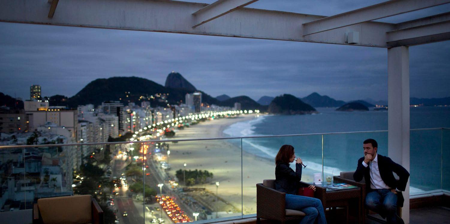 I Rio de Janeiro har minst 13 hotell och flera barer och restauranger tvingats att stänga det senaste året.