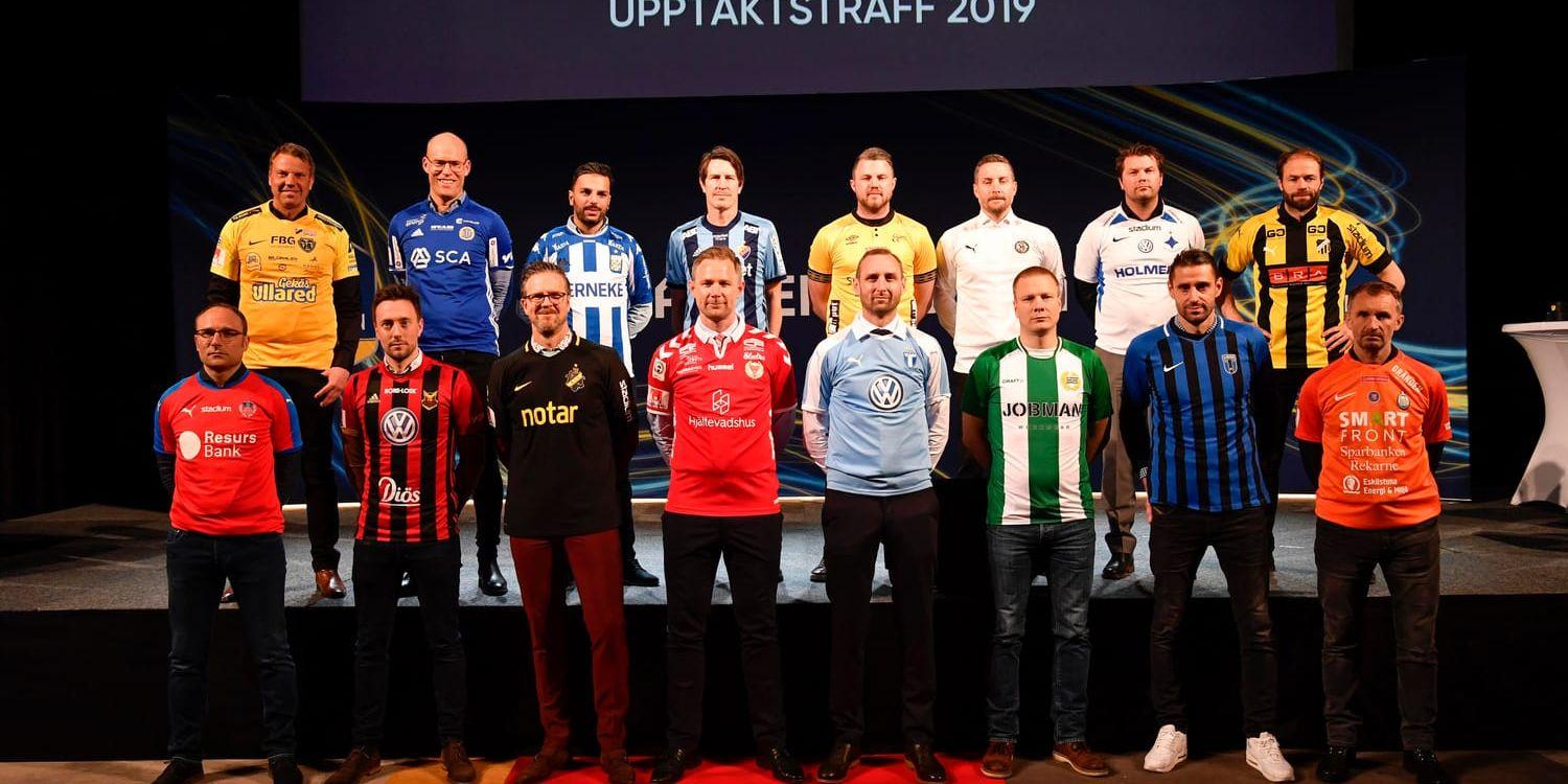 Allsvenskans tränare samlade vid upptaktsträffen.