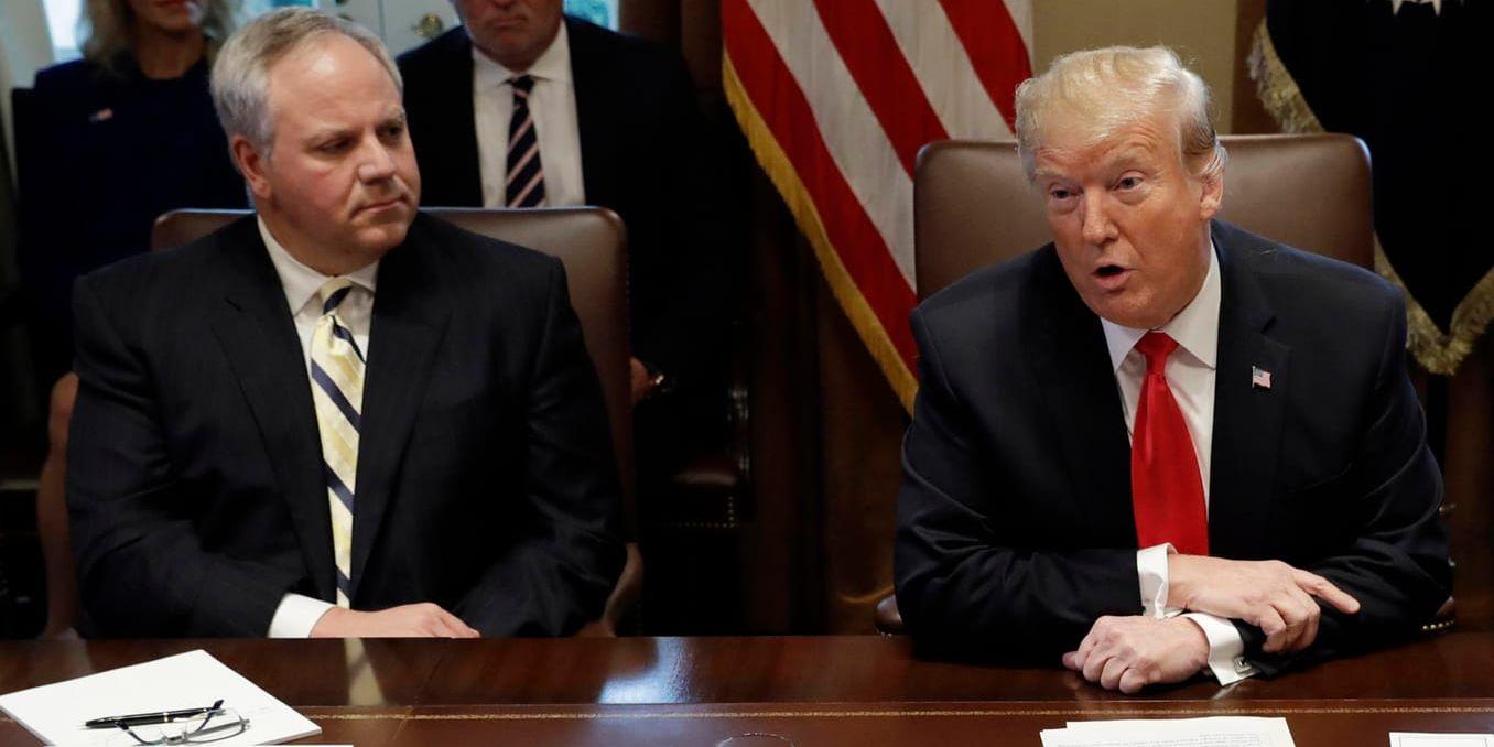David Bernhardt och Donald Trump i Vita huset i januari.