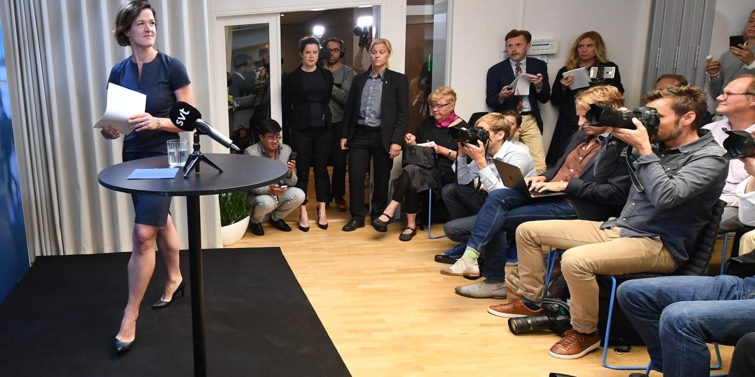 Avgår. M-ledaren Anna Kinberg Batra meddelade vid en presskonferens på fredagen att hon avgår.