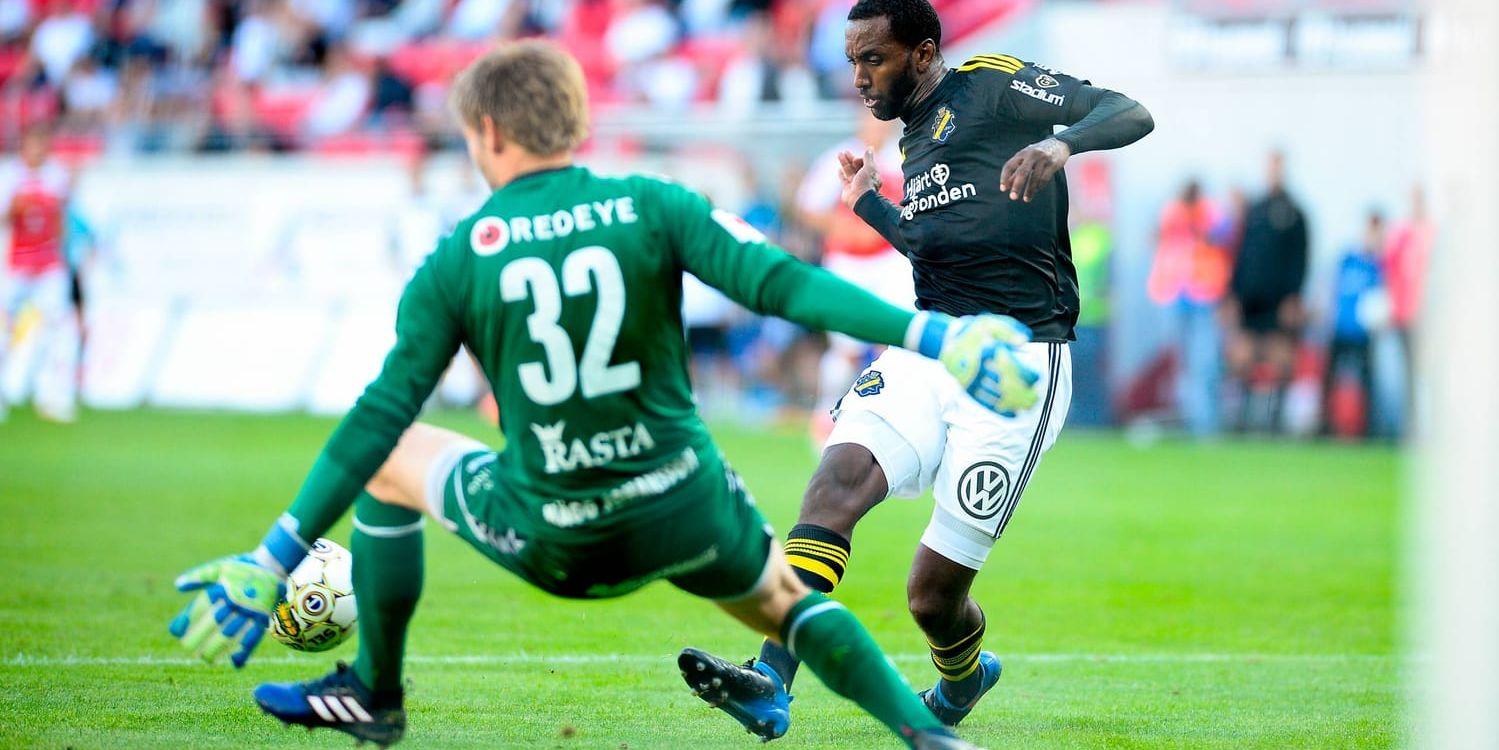 AIK:s Henok Goitom gör segermålet mot Kalmar.