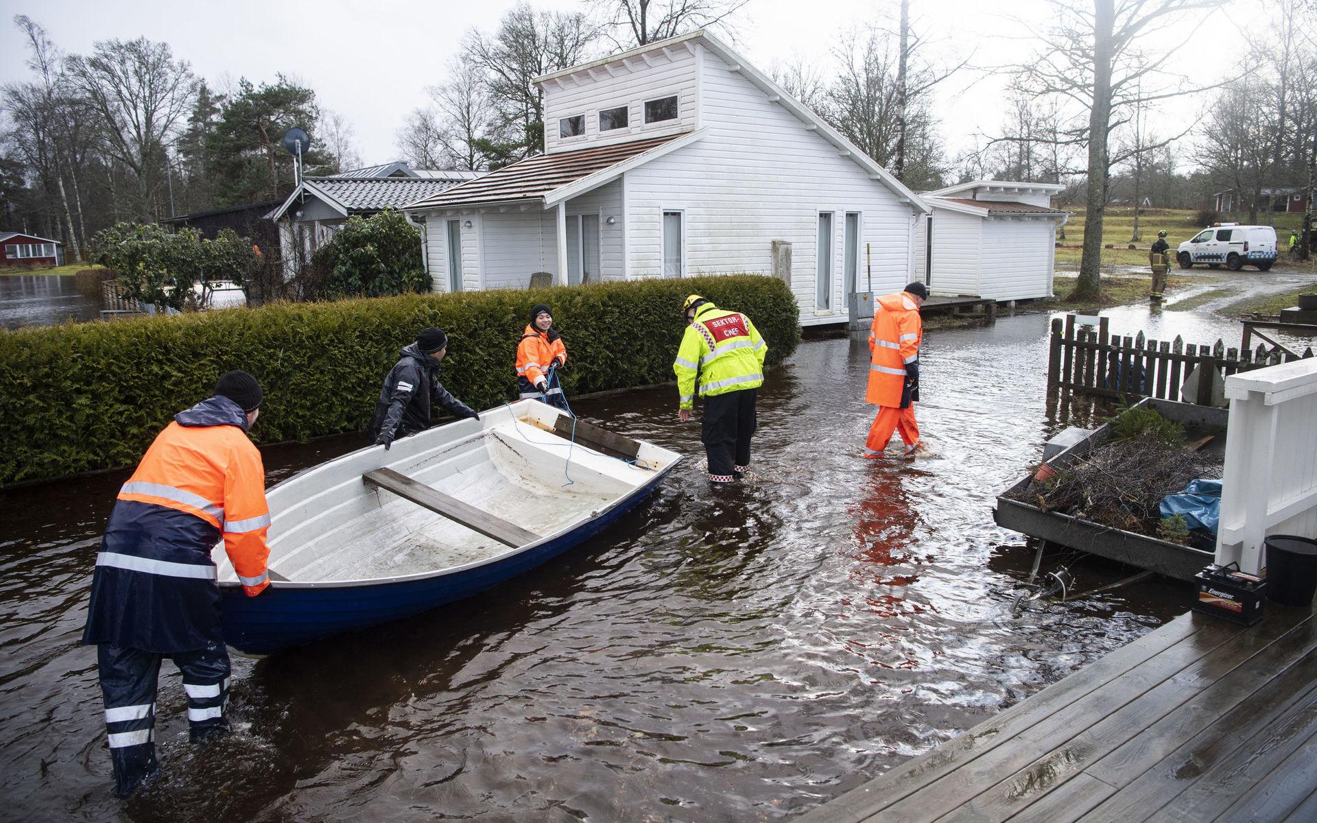 I Bexet stugby vid sjön Stora Färgen i Hylte kommun har fritidshusägare och året-runt-boende drabbats hårt av översvämningar. Fotodatum: 22 februari 2020. 