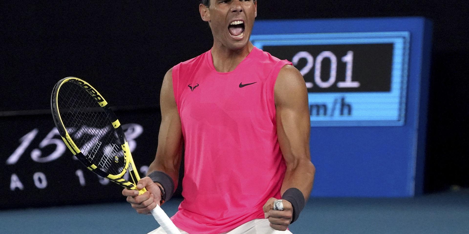 Rafael Nadal jublar över att ha vunnit det tredje setet mot Nick Kyrgios.