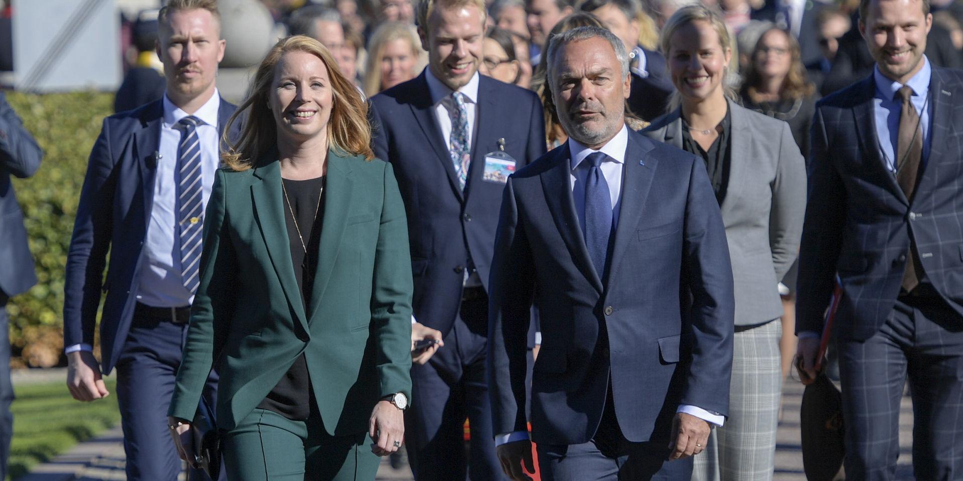 C och L. Centerpartiets partiledare Annie Lööf (C) och Liberalernas partiledare Jan Björklund (L). Bilden är från Riksdagens öppnande.