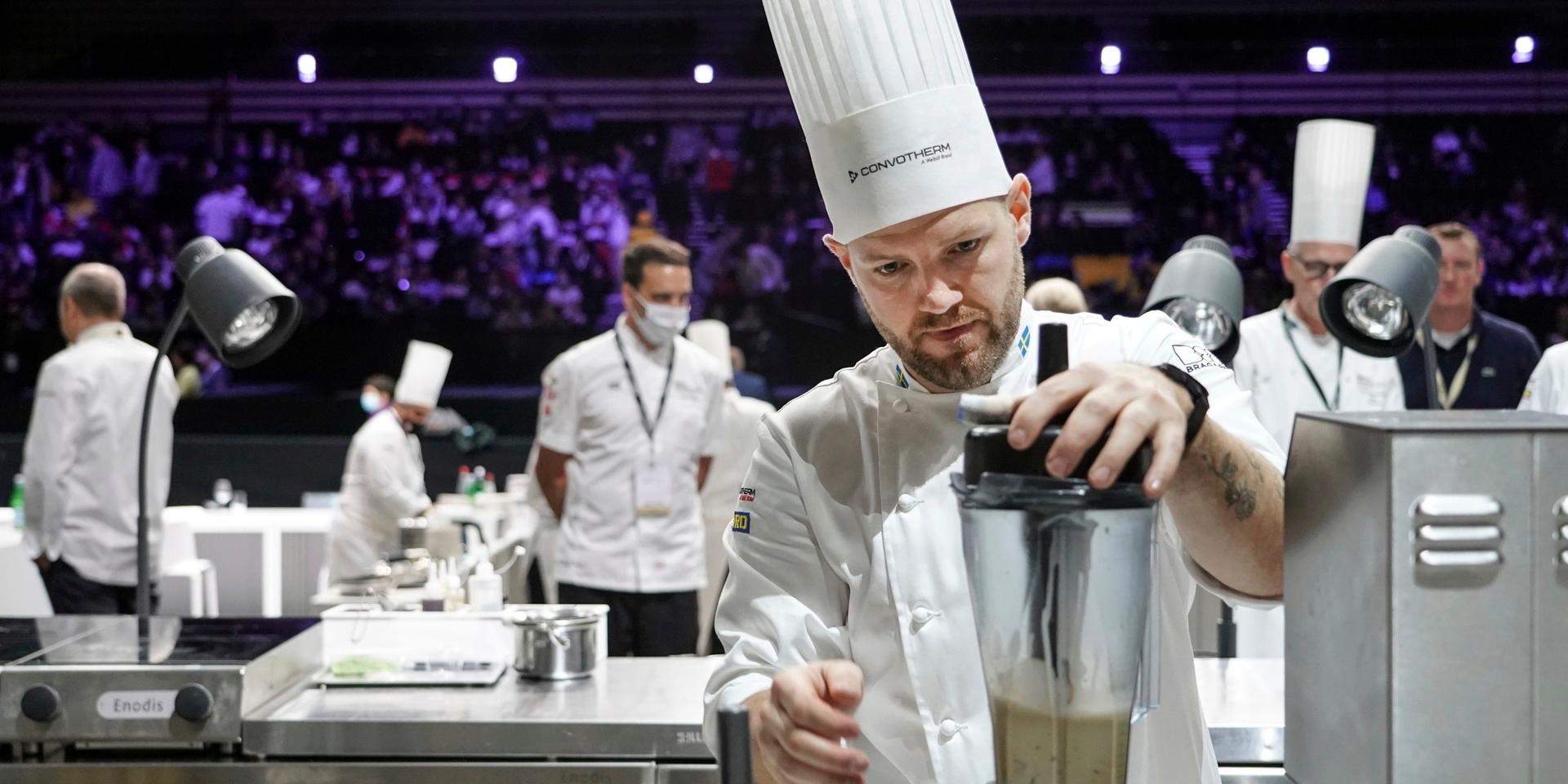 Sebastian Gibrand under finalen i världens mest prestigefyllda kocktävling Bocuse d'Or.