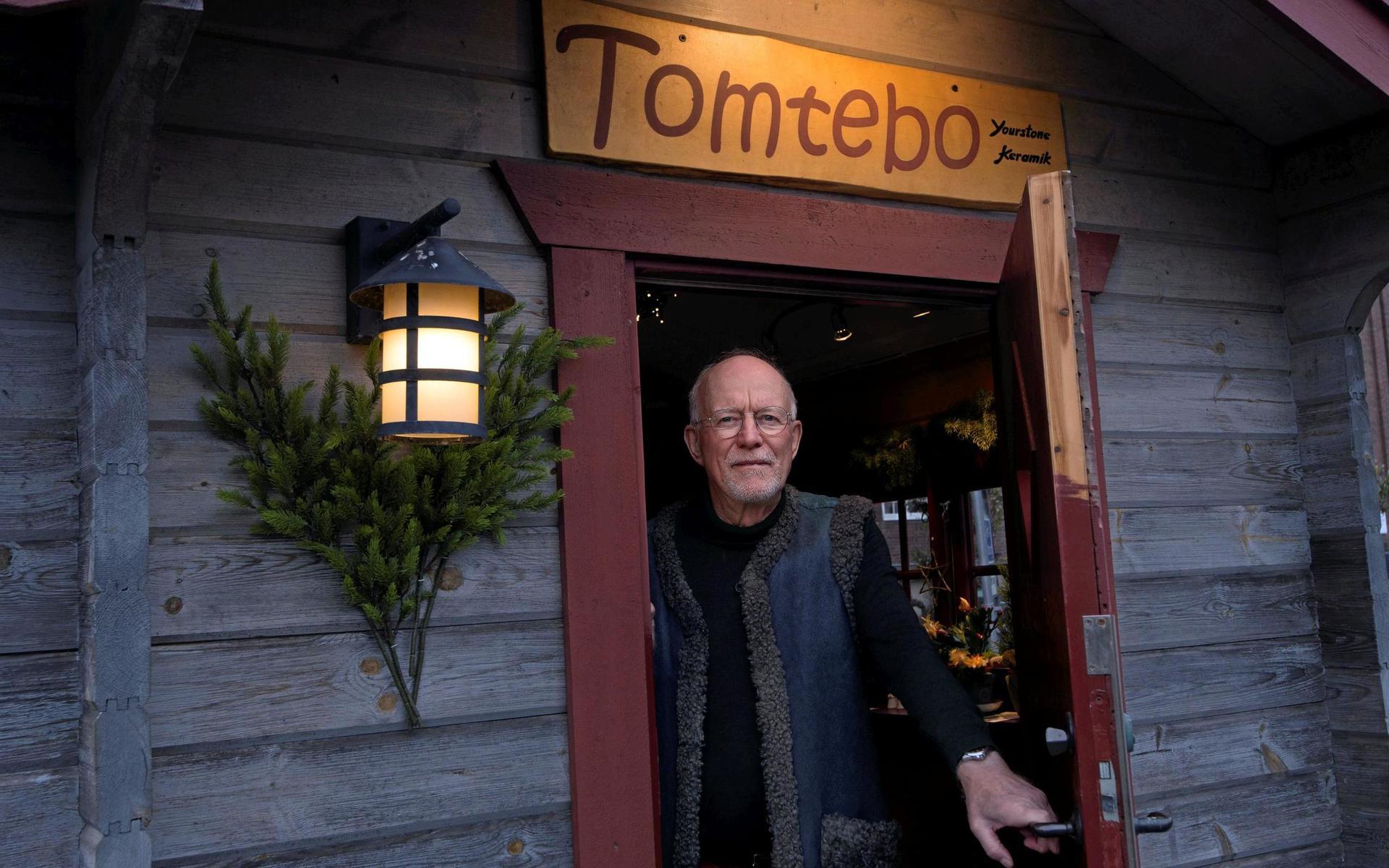 Under hela advent välkomnar Bengt Yourstone allmänheten till Tomtebo på Lilla Torg i Halmstad.