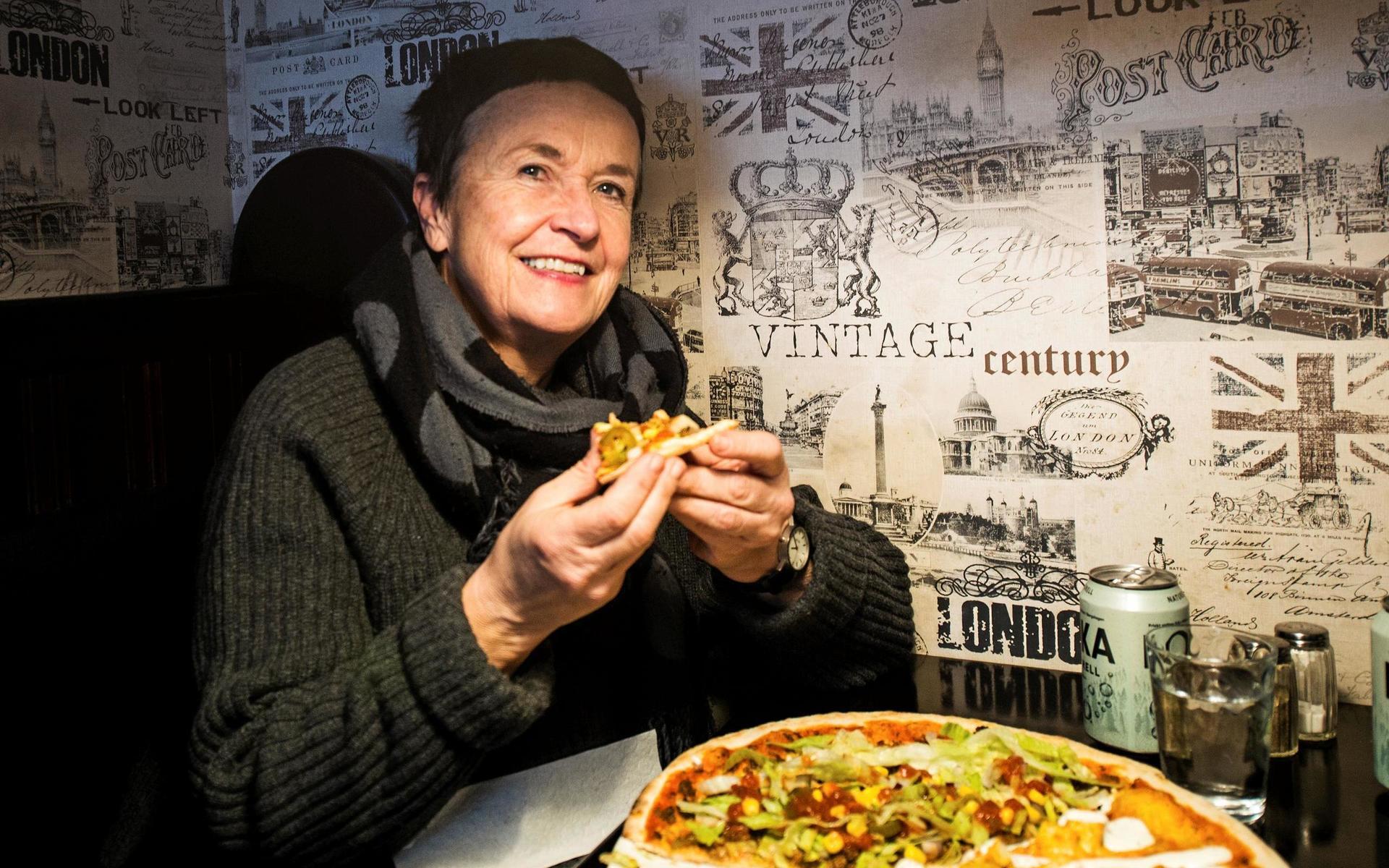 För Kerstin Svensson som för många andra är det tradition med pizza på nyårsdagen.