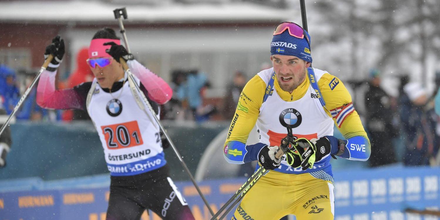 Sveriges Fredrik Lindström under herrarnas stafett (4x7,5 km) under skidskytte-VM i Östersund.