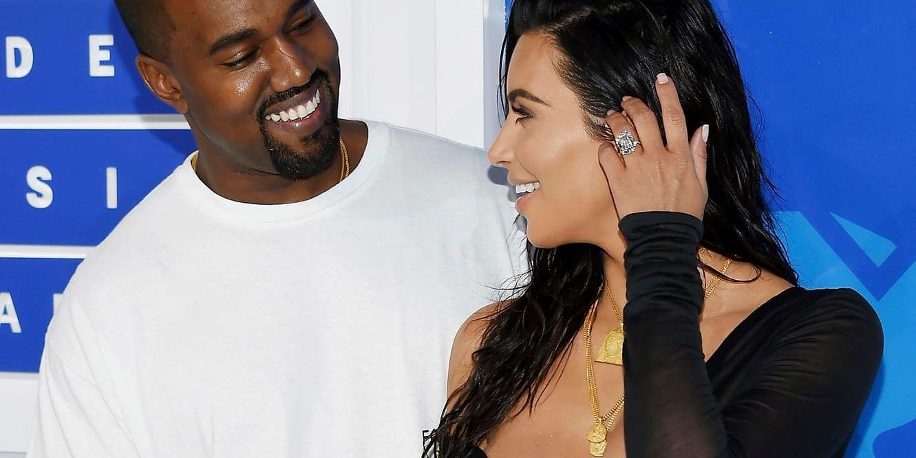 Kanye West och Kim Kardashian utökar familjen. Arkivbild.