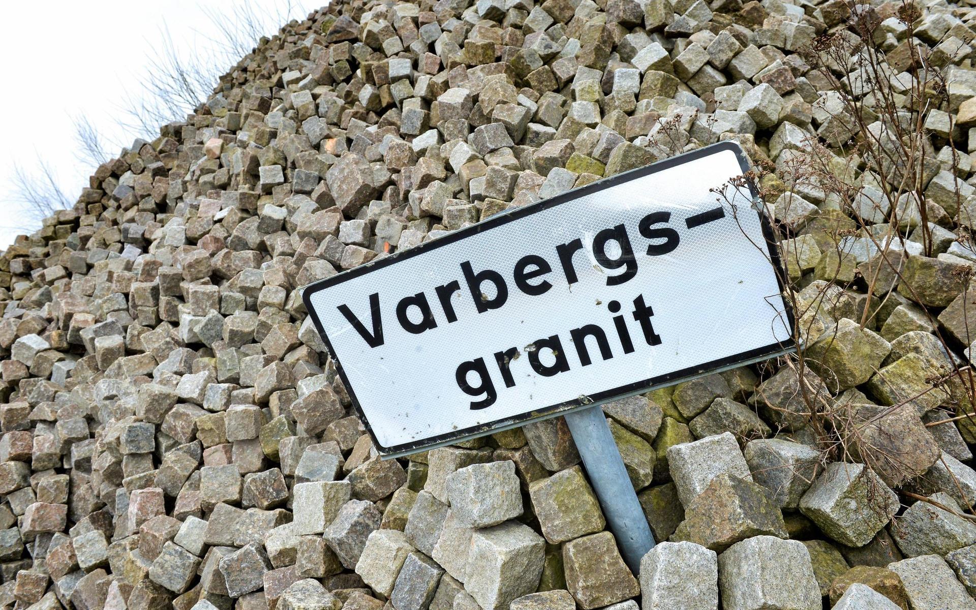 Varbergsgranit, också känd som charnockit.