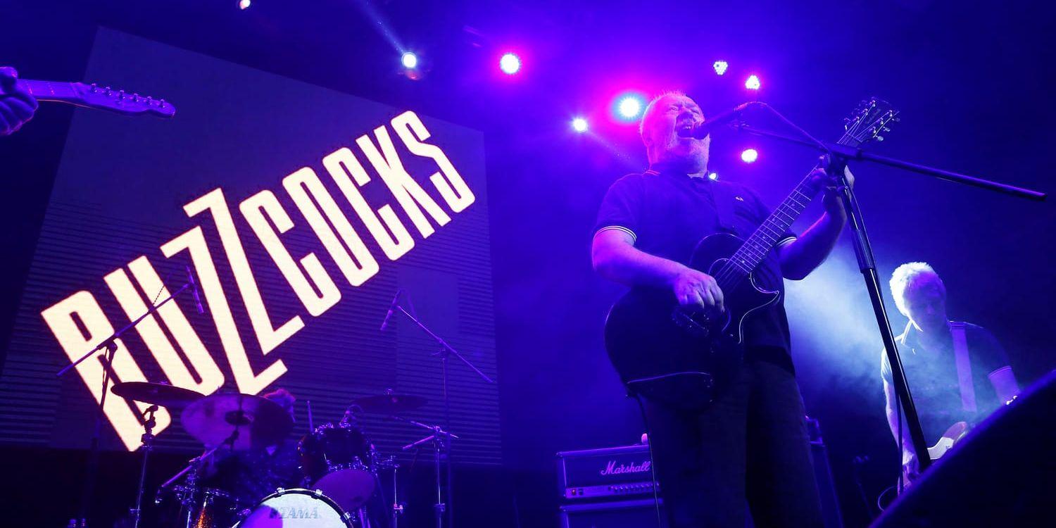 Pete Shelley, sångare i brittiska punkbandet Buzzcocks, har avlidit. Arkivbild.