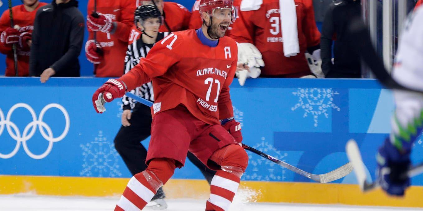 Ilja Kovaltjuk jublar över ett mål under OS-turneringen. Efter guldet där vill den ryske stjärnan återvända till NHL. Arkivbild.