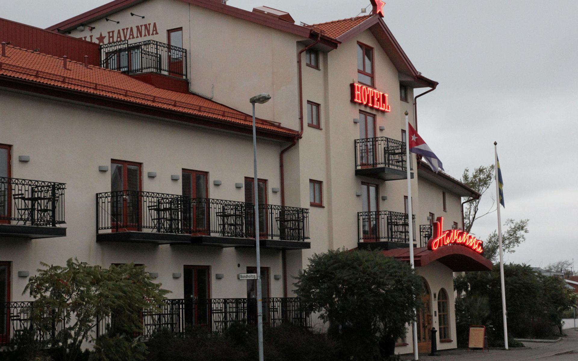 På Hallands tredje dyraste gata har kommunisten och hotelldirektör Lasse Diding sitt Hotell Havanna.