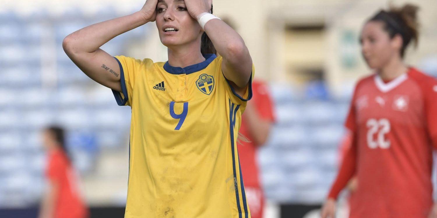 Sveriges Kosovare Asllani känner sig hängig och tränar inte med landslaget i dag. Arkivbild.