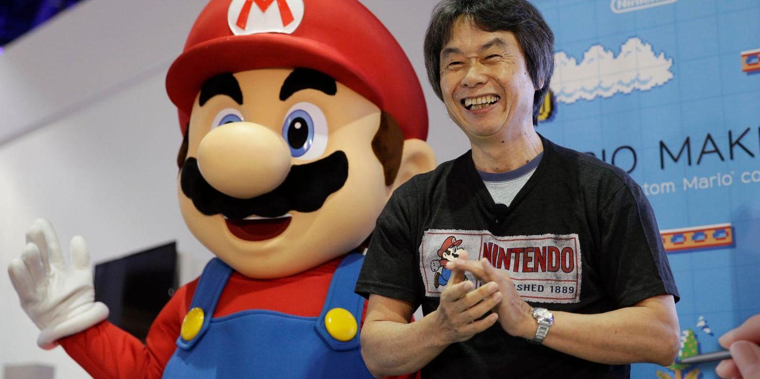 Mario och hans skapare Shigeru Miyamoto. Arkivbild.