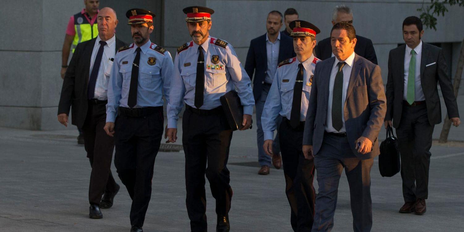 Kataloniens polischef Josep Lluís Trapero anländer till domstolen Audiencia Nacional i Madrid under fredagsmorgonen.