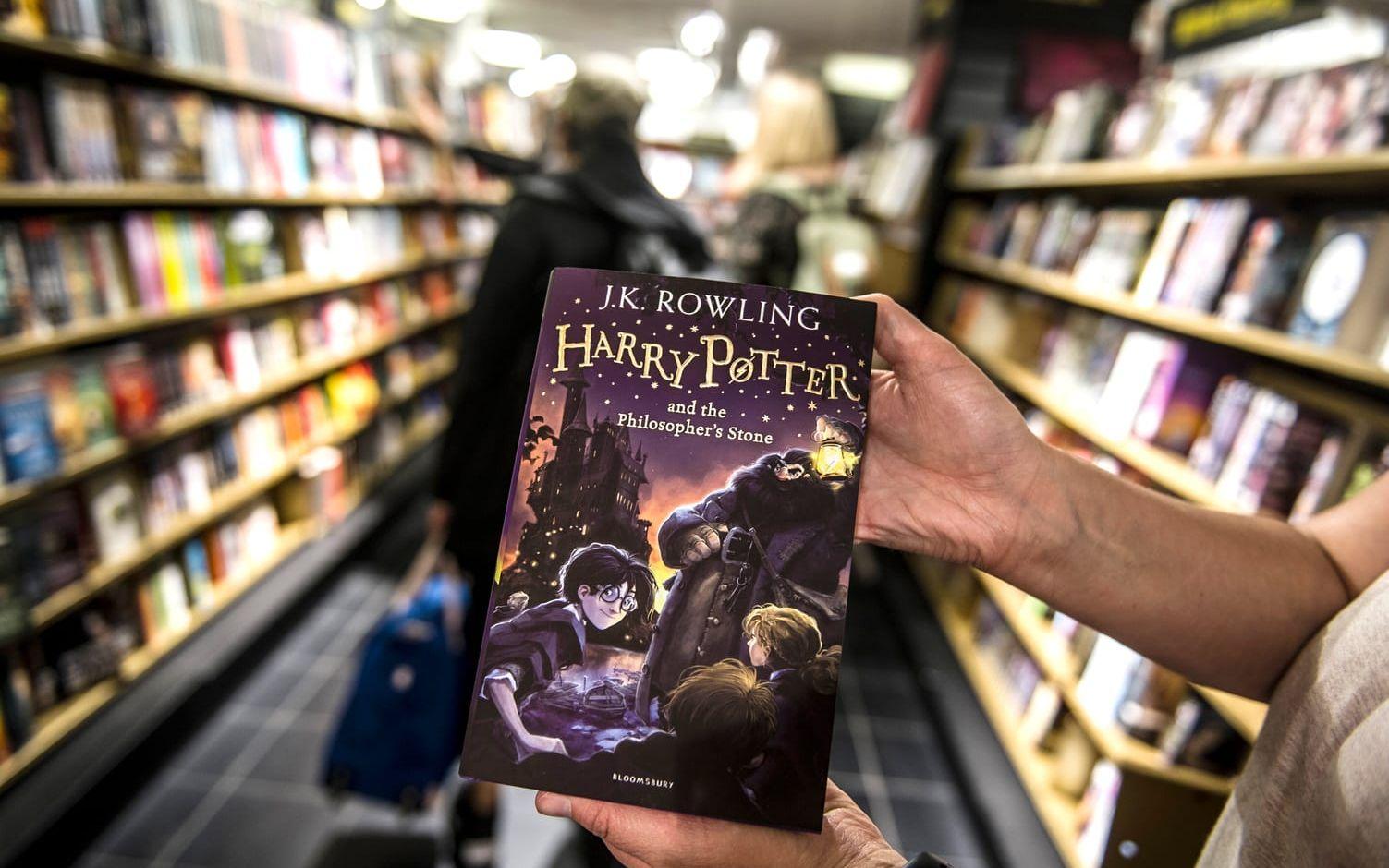 Harry Potter and The Philosopher's Stone. Detta är den engelska utgåvan. Bild: Anna Svanberg.
