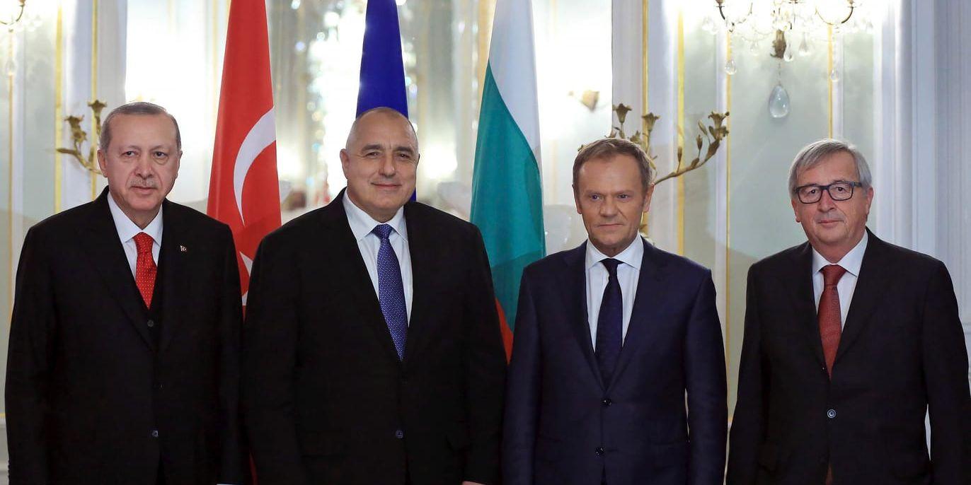 Turkiets president Recep tayyip Erdogan, Bulgariens premiärminister Boyko Borissov, EU:s permanente rådsordförande Donald Tusk och EU-kommissionens ordförande Jean-Claude Juncker vid mötet i Bulgarien.