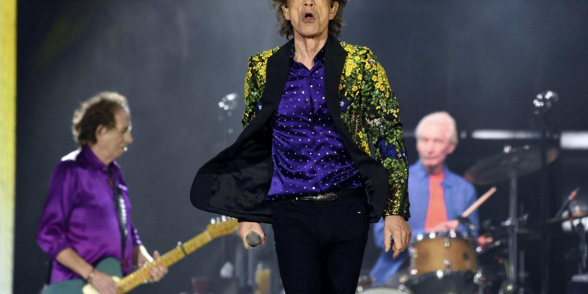 Att man kan vara vital efter 70 är väl Mick Jagger och de andra i Rolling Stones tecken på. I år blir sångaren 77 år.