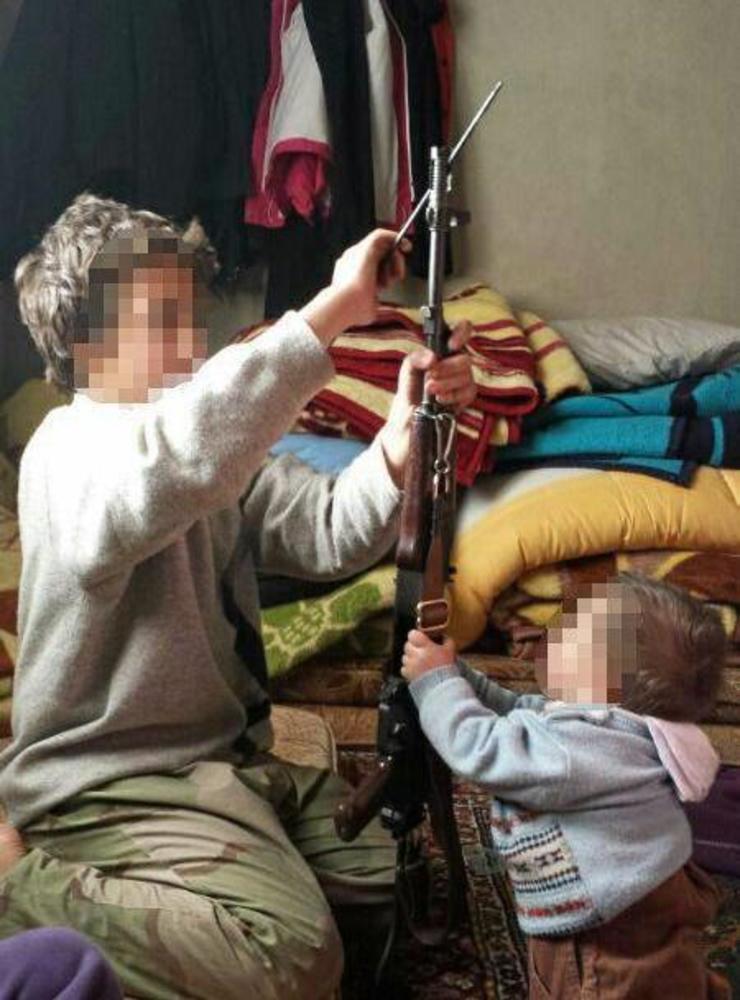 Två av kvinnans söner, som fötts i Halmstad, ska ha dött i Syrien 14 och 18 år gamla.