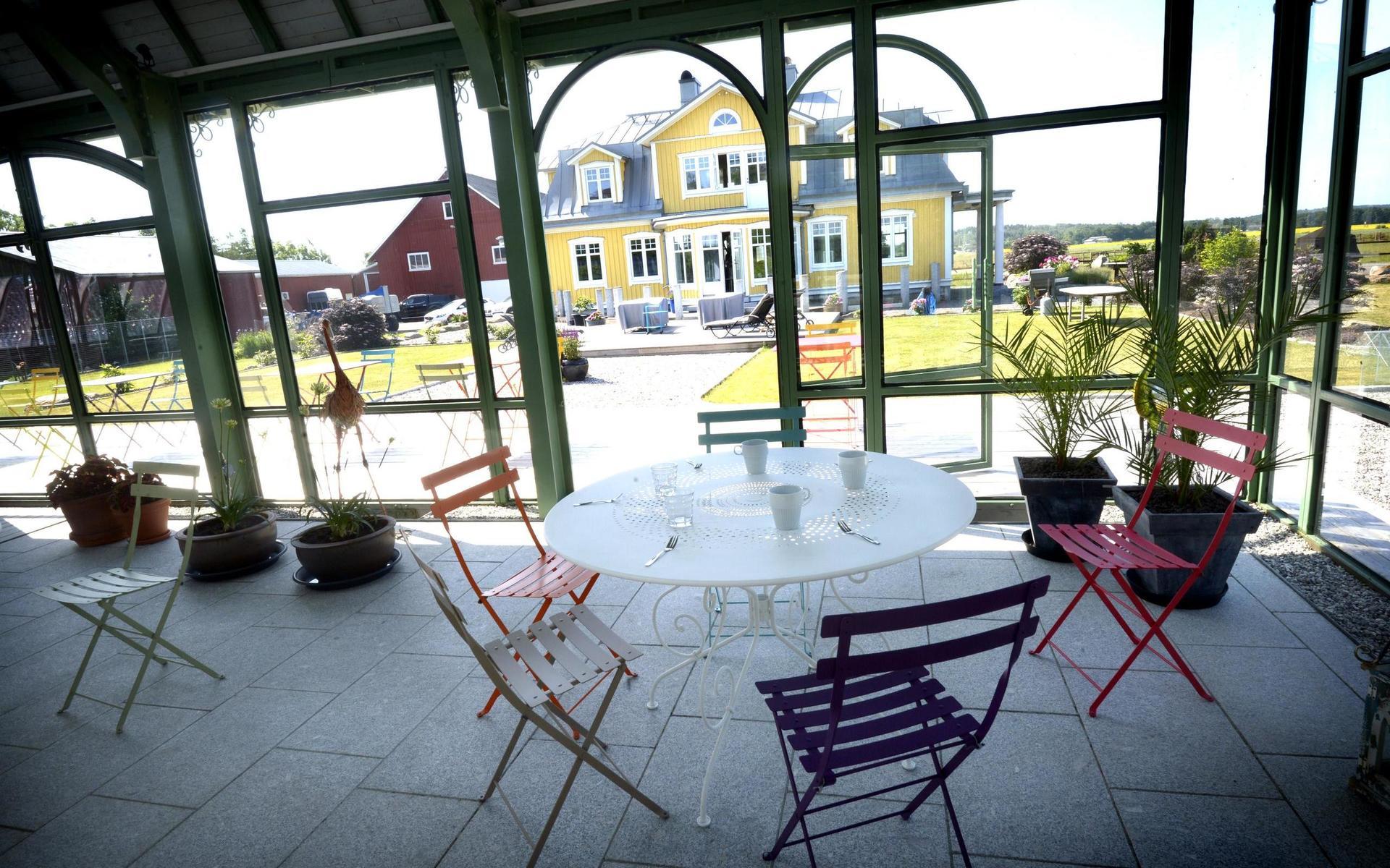 Orangeriet har sitt ursprung i Kina. Liknande orangerier finns på Strandbaden i Falkenberg och i Norrvikens trädgårdar utanför Båstad. 