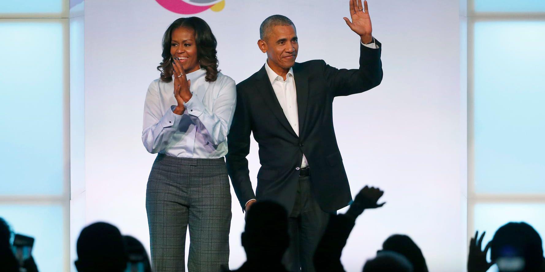 Michelle och Barack Obama planerar att göra serie av boken "The fifth risk". Arkivbild.
