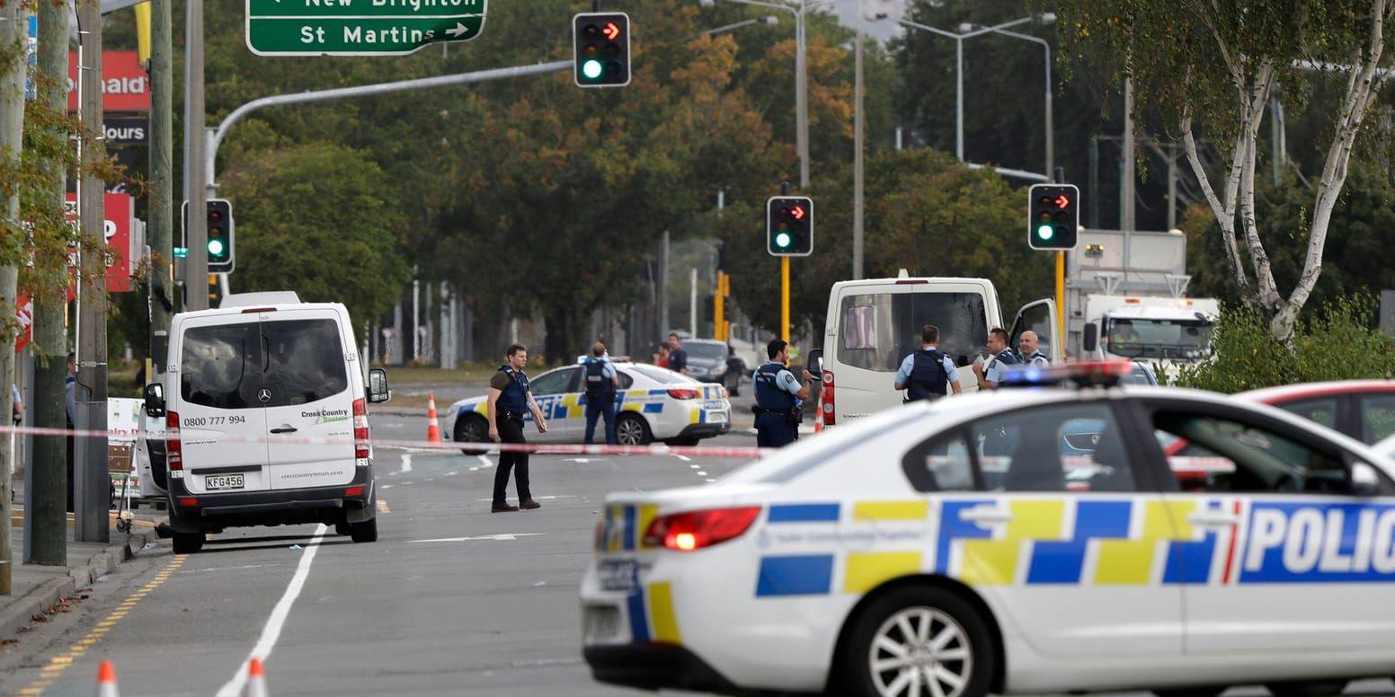 Polisavspärrningar vid Linwood-moskén i Christchurch.