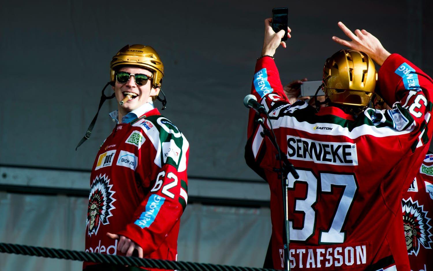 Då: Artturi Lehkonen gjorde en bra säsong i grundserien för att sedan blomma ut totalt i slutspelet och slå Daniel Alfredssons poängrekord i Frölunda. Bild: Bildbyrån