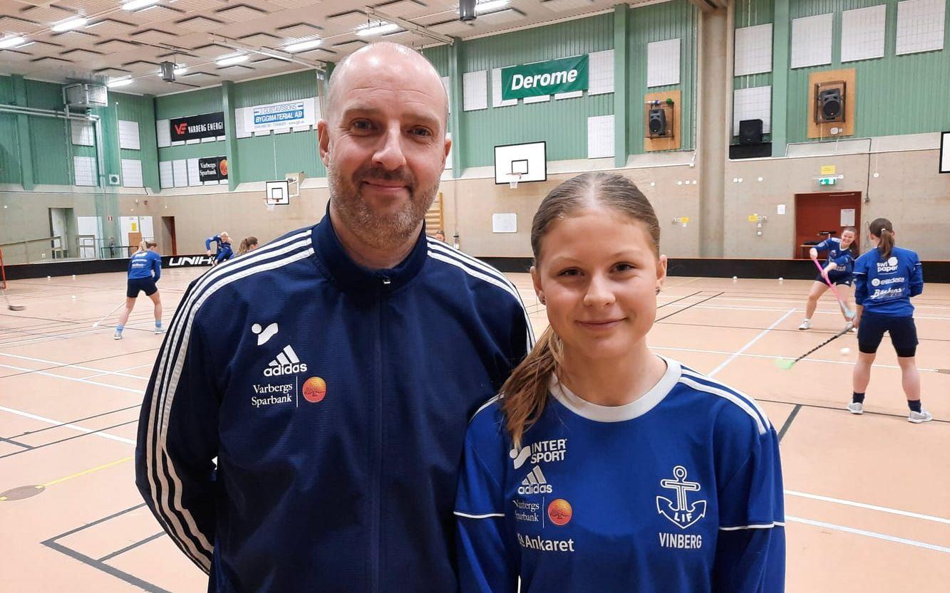 Henrik Mossberg och Ida Vinberg, tränare, respektive lagkapten för flickor 05-06.