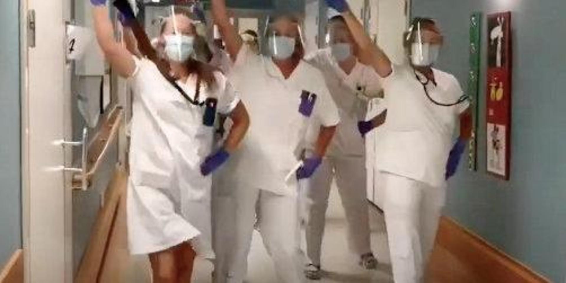 I samband med stängningen av epidemiavdelningen på sjukhuset i Halmstad passade personalen på att fira med en dans, som nu fått stor spridning på sociala medier.
