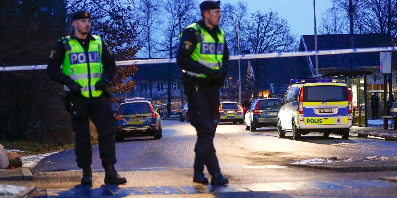 En sex månader gammal flicka försvann utanför en förskola på Hisingen i Göteborg. Polisen spärrade av platsen. Två timmar senare hittades barnet vid ett köpcenter flera kilometer bort. Arkivbild.