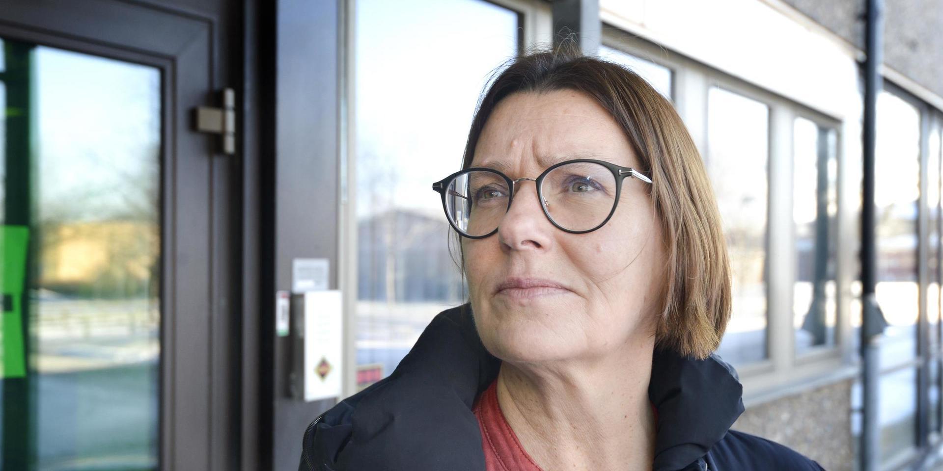 Skolchef Maria Gustafsson om PS-skolans agerade efter yxmannens attack. 