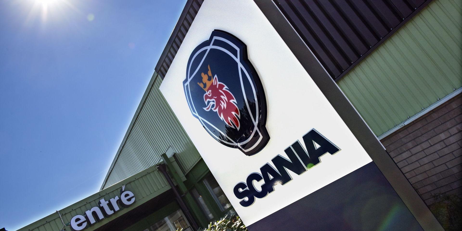 En man avled av sina skador efter en olycka på Scania i Södertälje 2017. Arkivbild.