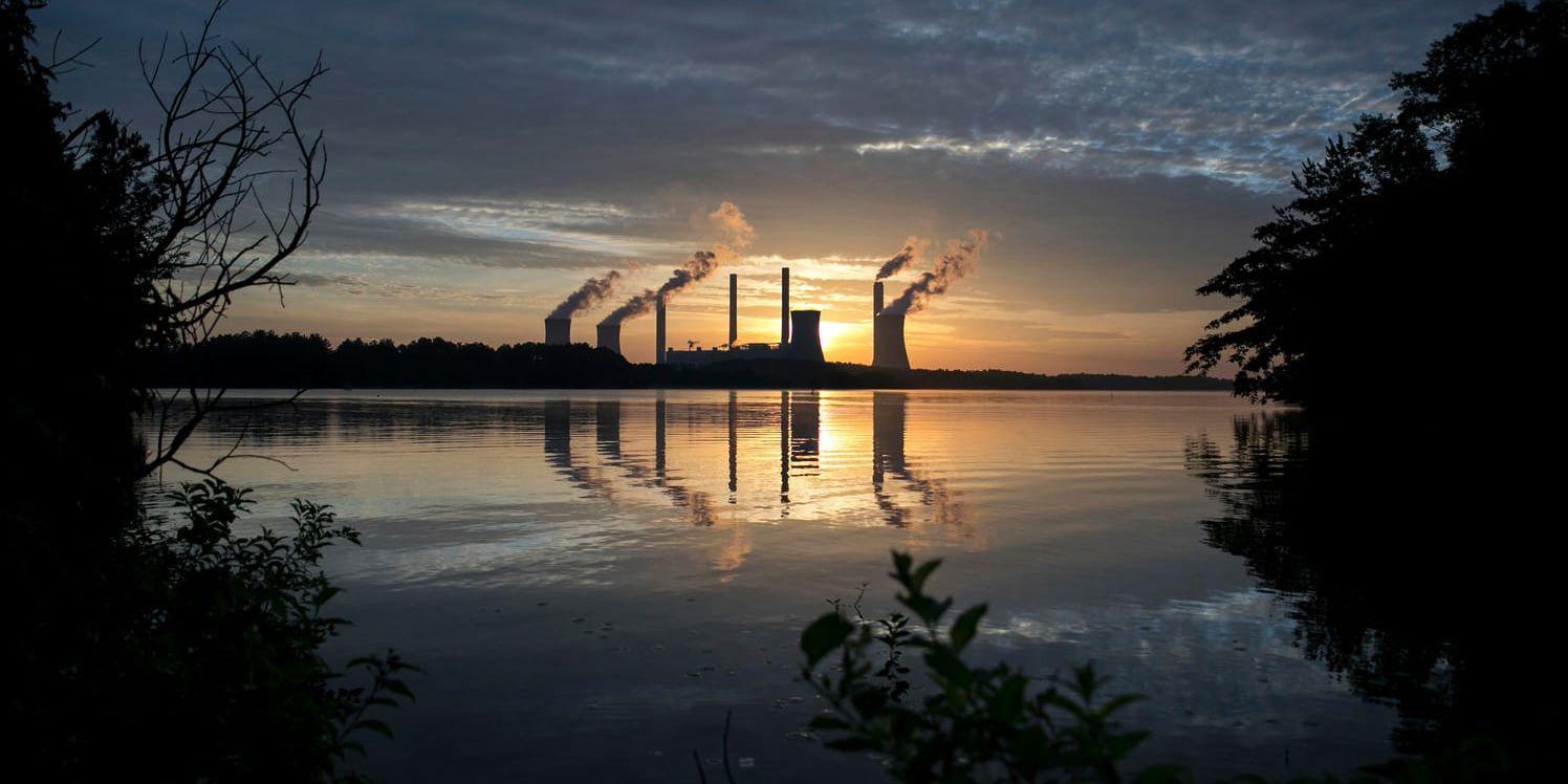 Utsläppen av koldioxid från bland annat kolkraftverk är en drivande faktor bakom klimatförändringarna, enligt en amerikansk regeringsrapport. Arkivbild.