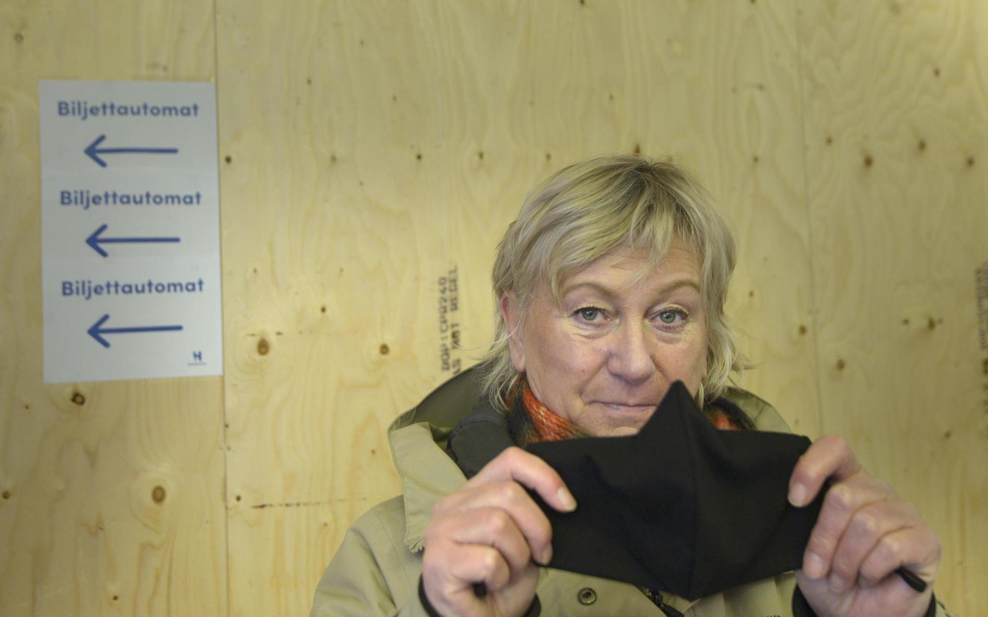 Monica Dohsé hade munskydd för första gången. Hon pendlar till Göteborg.