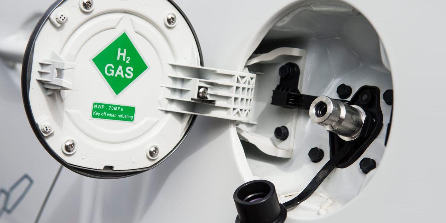 Hyundai ix35 Fuel Cell är världens första serieproducerade vätgasbil.