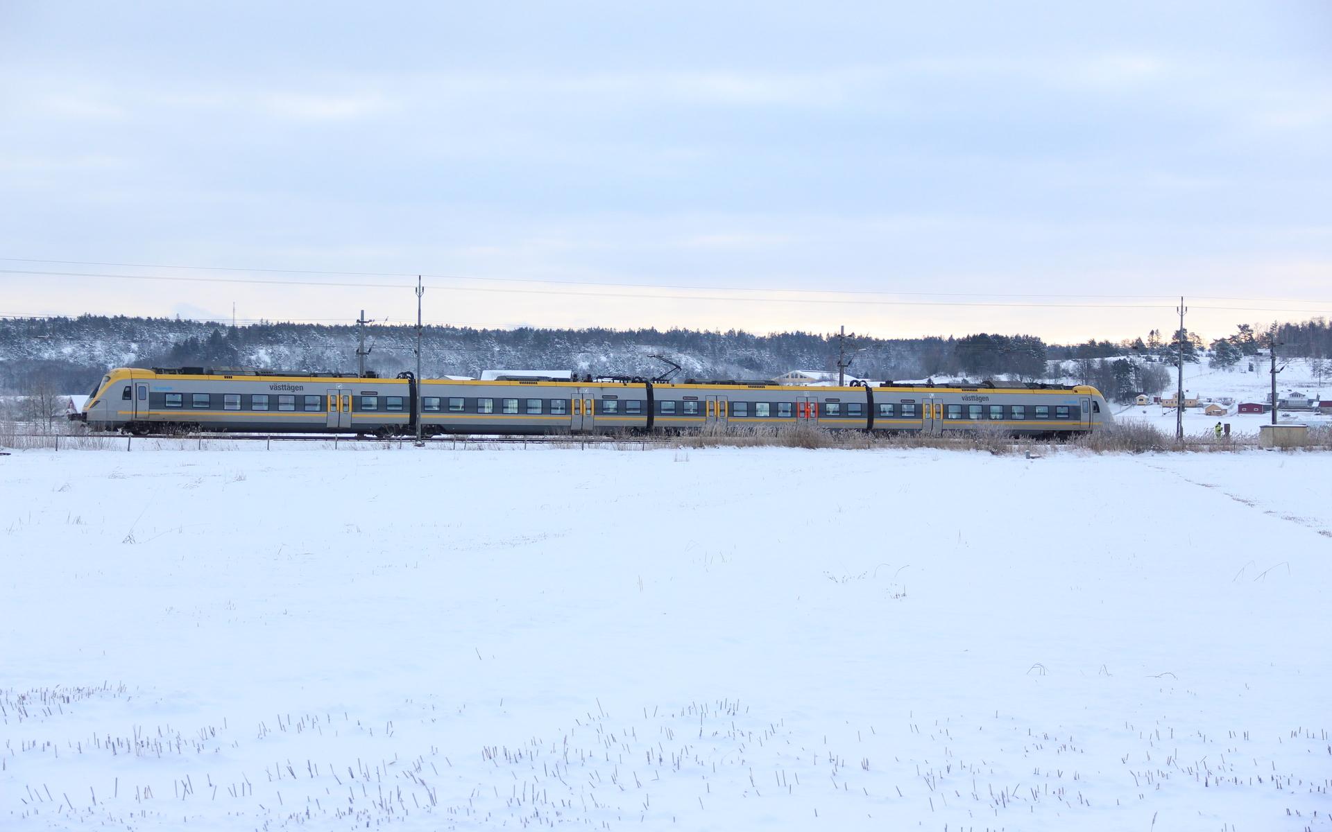 Tåget stod fortfarande stilla efter man hade evakuerat passagerarna. 
