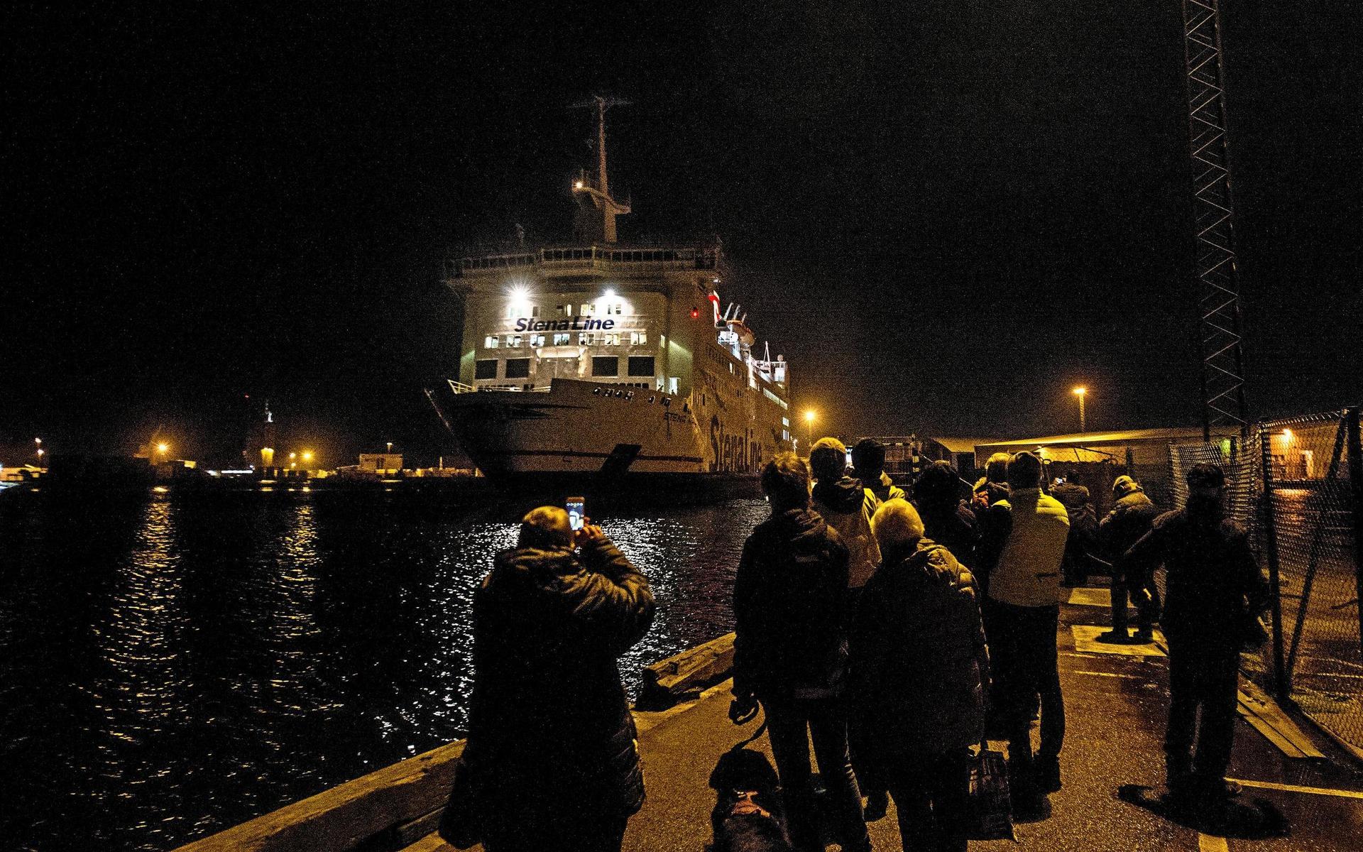 Stena Nautica lämnar Varberg för sista gången.